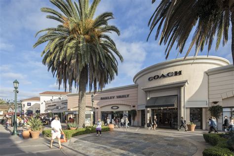 carlsbad premium outlet hours